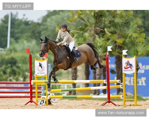 美国青少年马术选手在2024年全国青少年马术锦标赛中表现出色，获得多项荣誉。