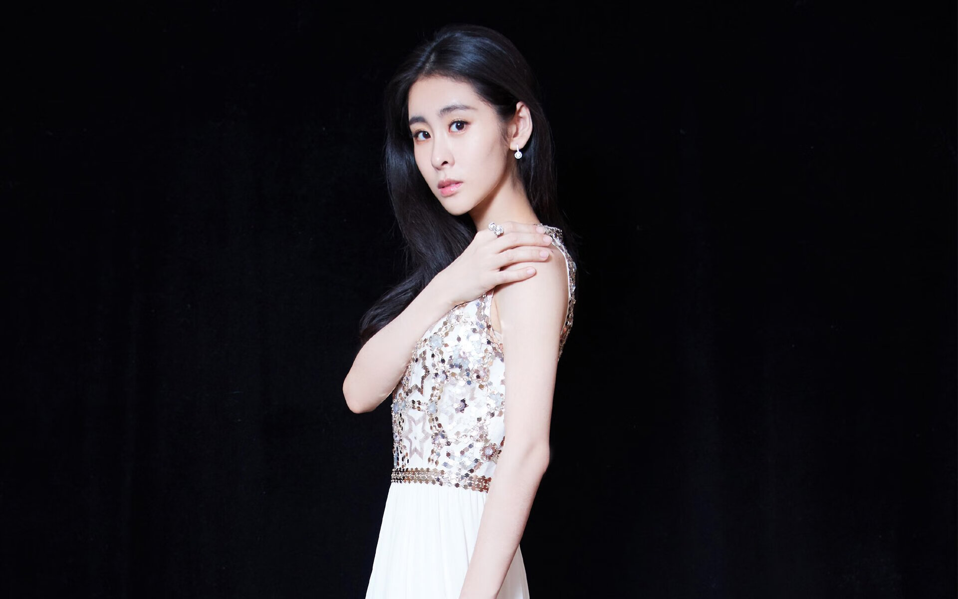 球员在高压防守下的应变技巧，高压击球